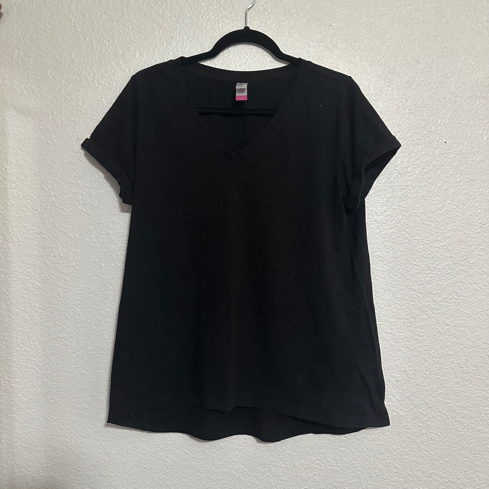 No Boundaries Black Perforated Eyelet V-Neck Tee XXL